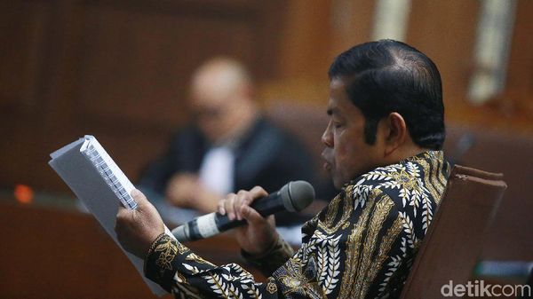 Aksi Idrus Baca Puisi dan Minta Dibebaskan