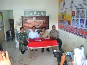 Panwaslu Nilai 6 Honorer Pamer Stiker Prabowo Tak Langgar Kampanye Panwaslu Nilai 6 Honorer Pamer Stiker Prabowo Tak Langgar Kampanye