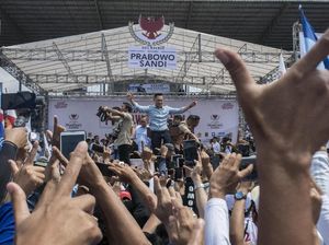 Unjuk Calon-calon Menteri, Prabowo Dinilai Solidkan Koalisi Unjuk Calon-calon Menteri, Prabowo Dinilai Solidkan Koalisi