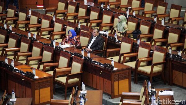 Kursi-kursi Kosong di Sidang Paripurna DPR