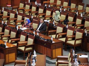 Kursi-kursi Kosong di Sidang Paripurna DPR