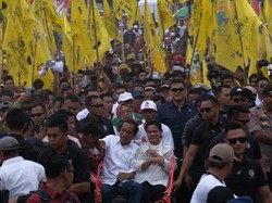 Naik Becak di Mamuju, Jokowi: Apa Karewa?