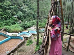 Lagi Viral! Kolam Bundar di Sumedang