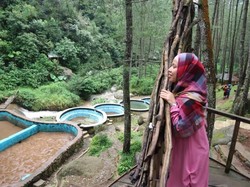 Lagi Viral! Kolam Bundar di Sumedang