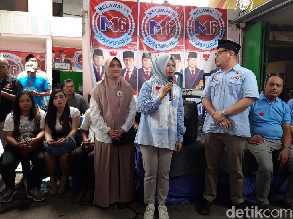 Ditemani Rustriningsih, Nur Asia Uno Resmikan Posko M16 di Boyolali Ditemani Rustriningsih, Nur Asia Uno Resmikan Posko M16 di Boyolali