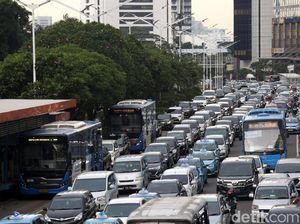 Kualitas Udara Buruk, Jangan Sering Naik Kendaraan Pribadi! Kualitas Udara Buruk, Jangan Sering Naik Kendaraan Pribadi!