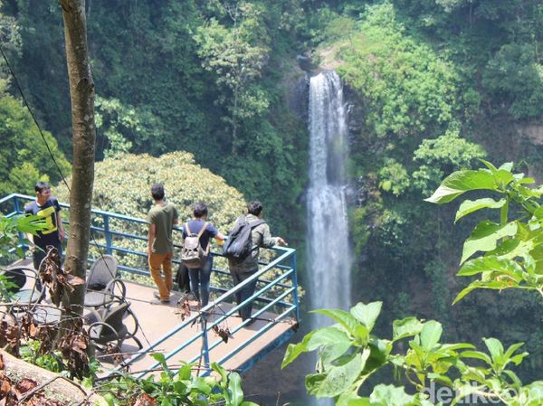 Foto: Curug Cimahi yang Eksotis di Bandung Barat