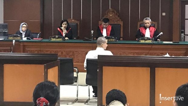 Steve Emmanuel Ajukan Eksepsi