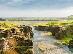 Tempat-tempat Wisata Terancam Turis, Salah Satunya di Indonesia