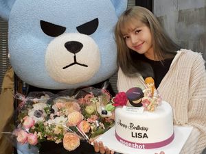 Ekspresi Lucu Lisa BLACKPINK saat Diberi Kejutan di Hari Ulang Tahunnya Ekspresi Lucu Lisa BLACKPINK saat Diberi Kejutan di Hari Ulang Tahunnya