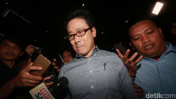 Diperiksa 8 Jam Sebagai Tersangka, Samin Tan Belum Diborgol