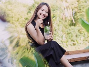 Model Cantik yang Nembak Sandiaga Uno Ini Ternyata Doyan Ngopi Model Cantik yang Nembak Sandiaga Uno Ini Ternyata Doyan Ngopi