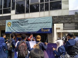 Mahasiswa Desak Rudiantara Gelar Pemilihan Rektor Unpad Hari Ini