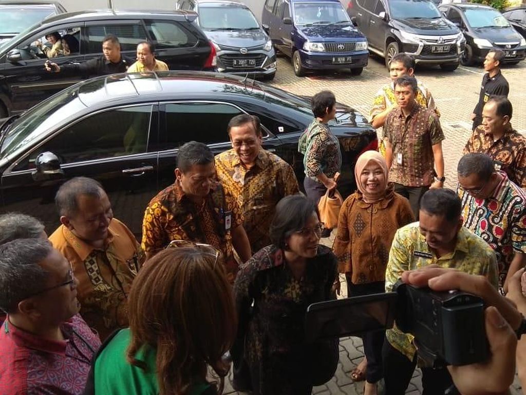 Jelang Akhir Laporan SPT, Sri Mulyani Blusukan ke Kantor Pajak Jelang Akhir Laporan SPT, Sri Mulyani Blusukan ke Kantor Pajak