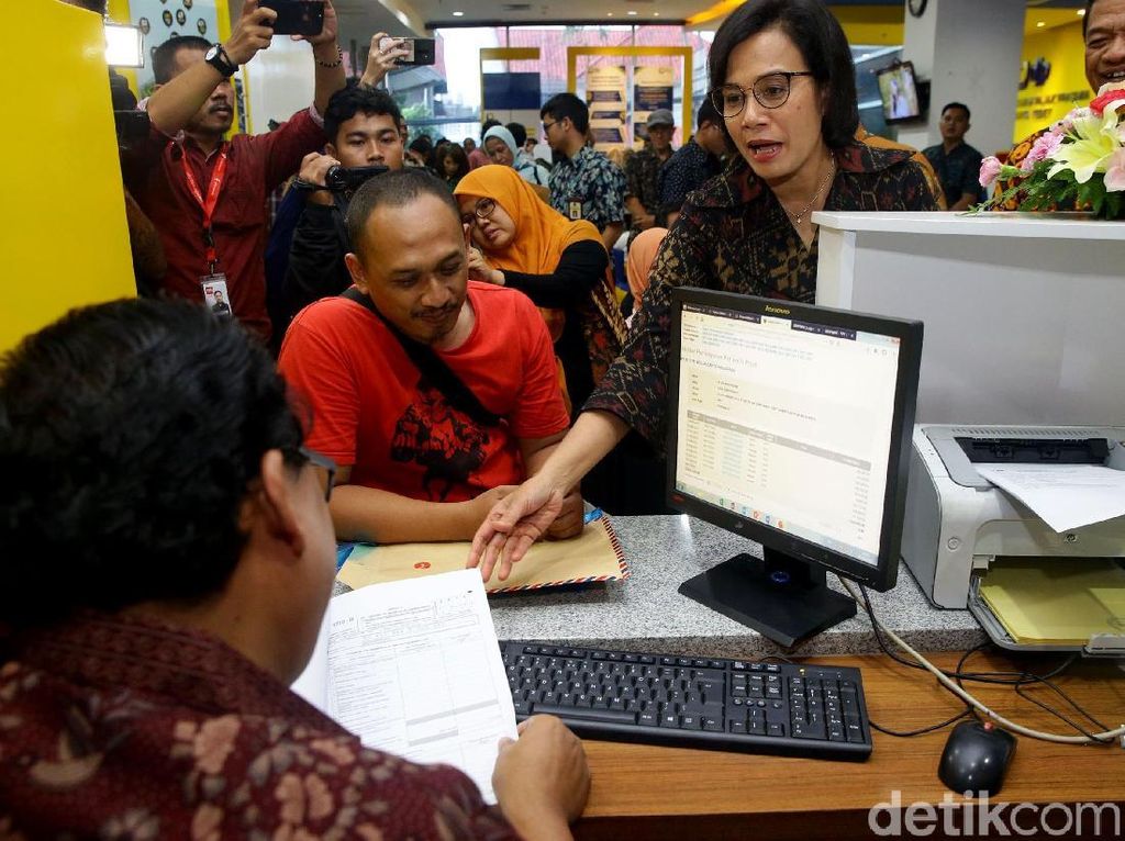 Ramai SPT Pajak Online, Kok Sri Mulyani Masih Lapor Manual? Ramai SPT Pajak Online, Kok Sri Mulyani Masih Lapor Manual?
