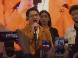 Afgan Tampil Romantis di dHot Music Day 2019