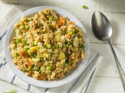 Ini Kalori Seporsi Nasi Uduk dan Nasi Goreng, Pilih Mana?