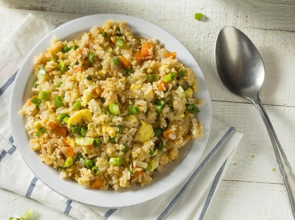 Ini Kalori Seporsi Nasi Uduk dan Nasi Goreng, Pilih Mana? Ini Kalori Seporsi Nasi Uduk dan Nasi Goreng, Pilih Mana?