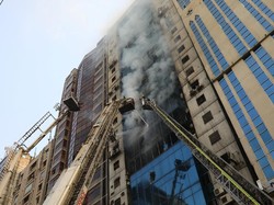 Gedung Perkantoran Bertingkat Terbakar di Bangladesh, 25 Orang Tewas
