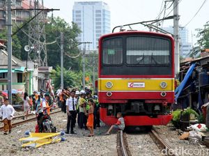 KRL Dievakuasi, Tanah Abang-Palmerah Baru Bisa Dilewati Satu Jalur