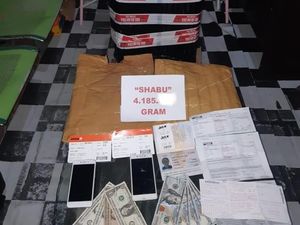 Sabu dari Singapura Gagal Diselundupkan via Juanda, 1 Pelaku Diamankan Sabu dari Singapura Gagal Diselundupkan via Juanda, 1 Pelaku Diamankan