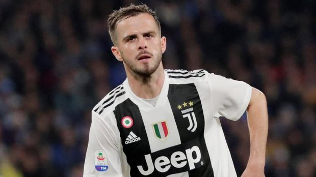 Miralem Pjanic dinilai Alessio Tacchinardi lebih hebat dari Jorginho. (
