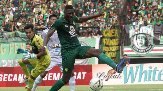 Liga 1: Persebaya Bantai Persib 4-0, Balde Hattrick