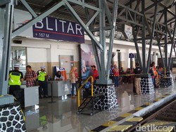 Imbas Listrik Padam di Jabodetabek, Dua KA Terlambat Tiba di Stasiun Blitar