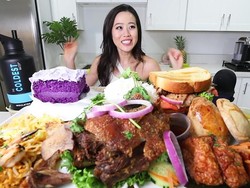 Makan di Depan Kamera, Orang-orang Ini Berpenghasilan Rp 1,4 Miliar per Bulan