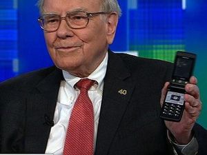 Dari Ponsel Lipat Jadul, Triliuner Ini Akhirnya Pakai iPhone Dari Ponsel Lipat Jadul, Triliuner Ini Akhirnya Pakai iPhone