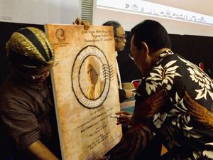 Sultan HB X Hadiri Sidang Terbuka Promosi Doktor ISI Surakarta