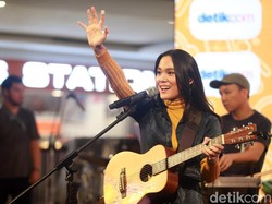John Mayer Konser, Sheryl Sheinafia Ikut Deg-degan