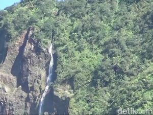 Video: Lokasi Air Menggelontor di Tebing Galunggung yang Bikin Heboh Video: Lokasi Air Menggelontor di Tebing Galunggung yang Bikin Heboh