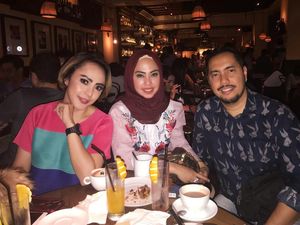 Mengintip Gaya Kulineran Heidy yang Mesra dengan Suaminya, Sunan Kalijaga Mengintip Gaya Kulineran Heidy yang Mesra dengan Suaminya, Sunan Kalijaga