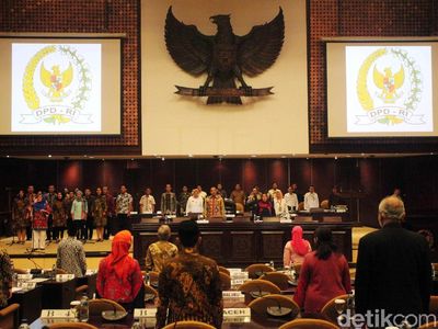 Paripurna Penutupan Masa Sidang IV DPD Dihadiri 73 Senator