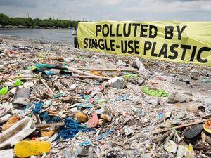 Kanada Larang Plastik Sekali Pakai di Akhir Tahun Depan