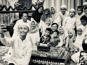 Hangatnya Kebersamaan Prabowo Subianto dengan Anak-anak