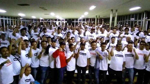 Aksi Bye Hutchison di Gate JICT