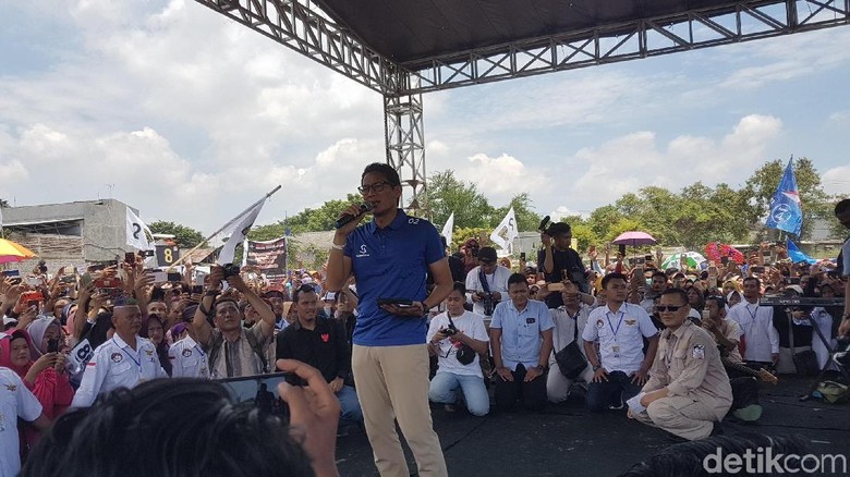 Serang Kartu-kartu Jokowi, Sandi: Tambah Birokrasi Betul? Serang Kartu-kartu Jokowi, Sandi: Tambah Birokrasi Betul?