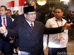 Video Gaya Prabowo Tiba di Arena Debat,