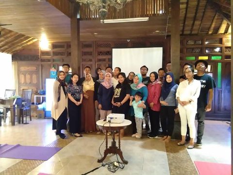 Talkshow Melahirkan Nyaman dan Penuh Cinta dengan Hypnobirthing acara Folkaland/