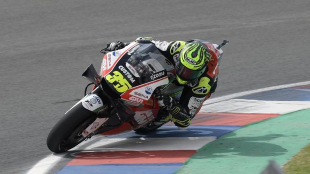 Cal Crutchlow menggunakan motor yang sama dengan Marc Marquez.