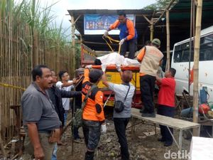 Velg Tronton Meledak Saat Dilas, Satu Pekerja Tewas Terlempar Velg Tronton Meledak Saat Dilas, Satu Pekerja Tewas Terlempar