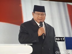 Charta Politika: Jokowi Tak Istimewa, tapi Prabowo Laksana Dinosaurus