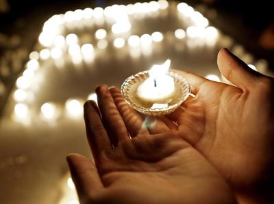 Aksi Earth Hour di Berbagai Wilayah Indonesia