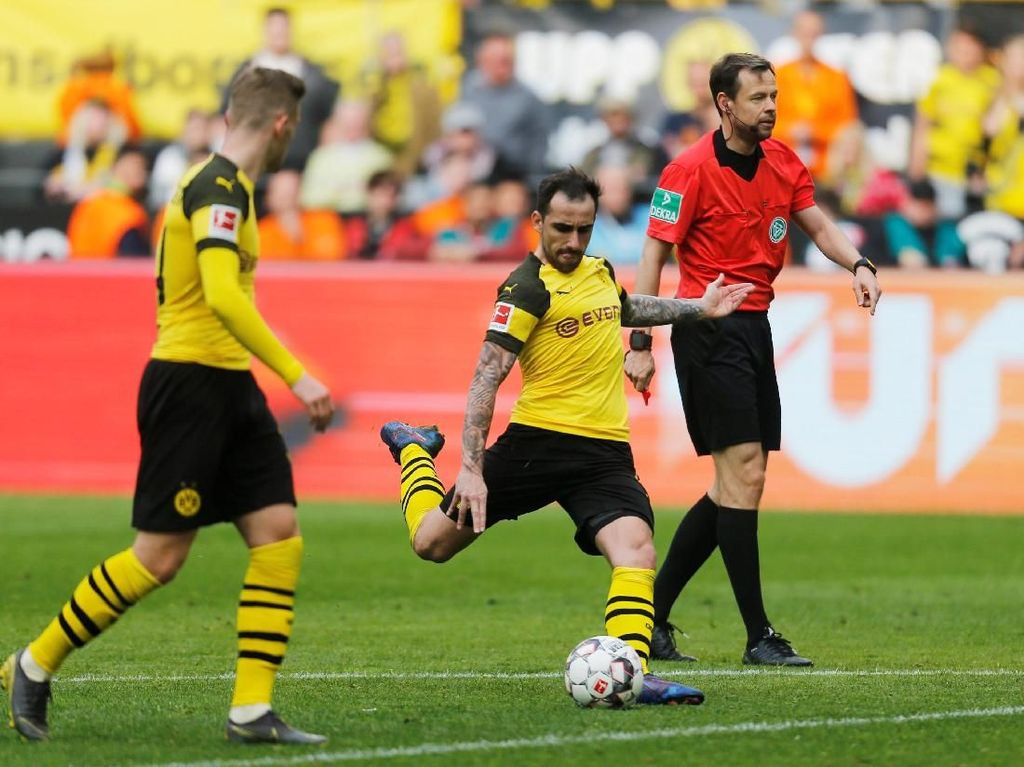 Dua Gol Alcacer di Injury Time Menangkan Dortmund atas Wolfsburg