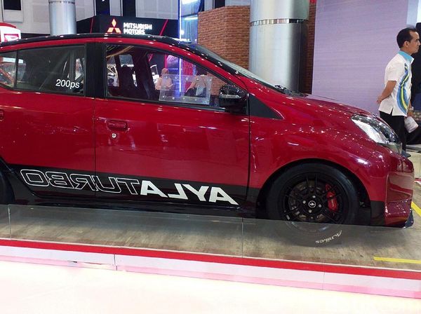 Keren! Daihatsu Ayla Turbo Mejeng di GIIAS Surabaya