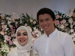 Video Reino Barack Jadi Imam Salat Berjamaah Diposting, Ini Kata Aisyahrani Video Reino Barack Jadi Imam Salat Berjamaah Diposting, Ini Kata Aisyahrani