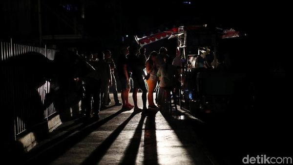 Gelap Gulita di Negeri yang Kaya Minyak