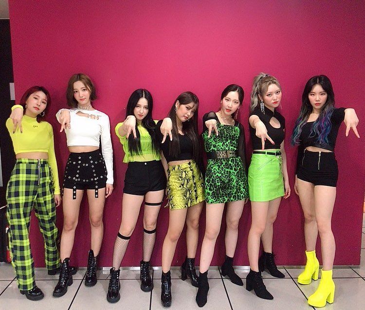 MOMOLAND